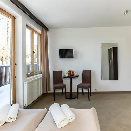 Bed & Breakfast Hyrny 3*